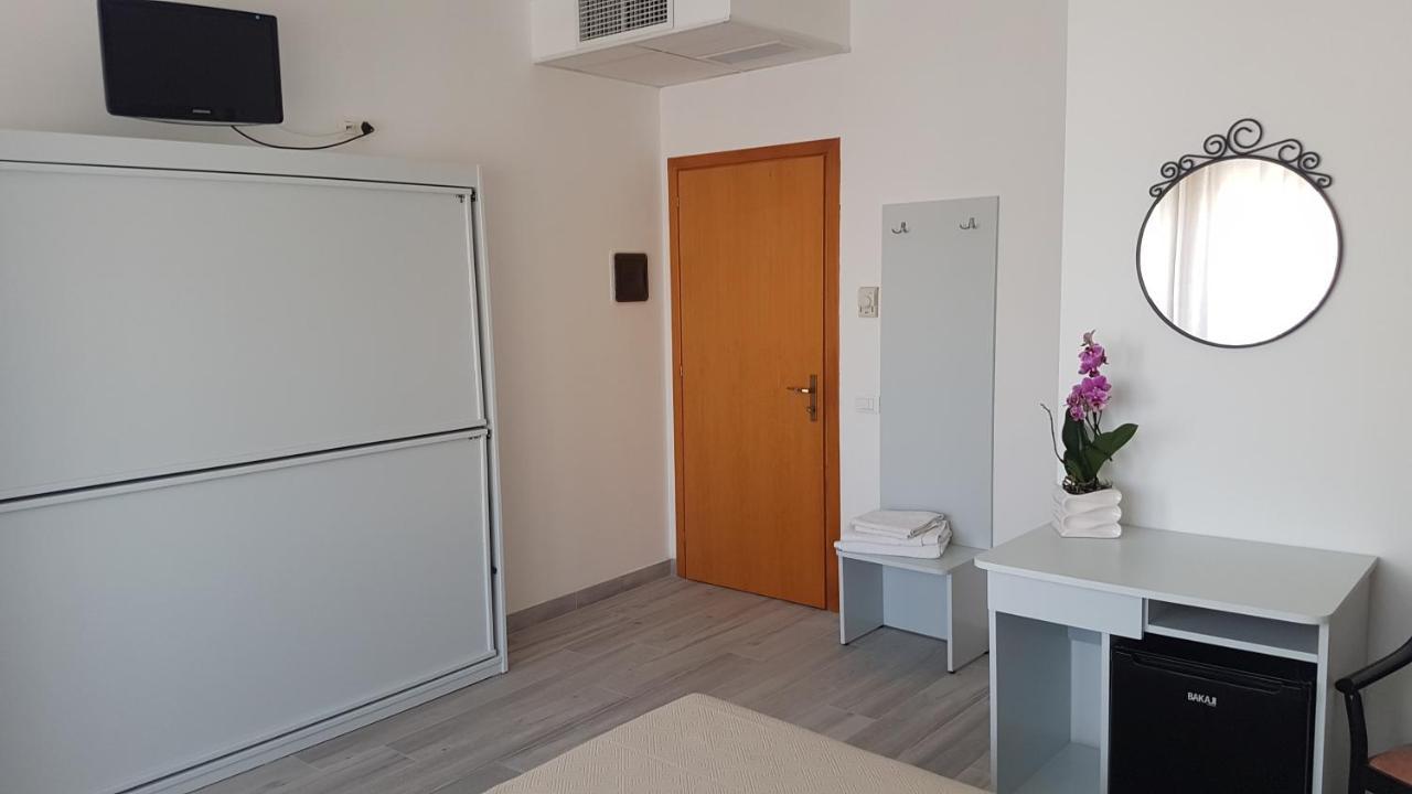 Albergo Paris Sottomarina Luaran gambar