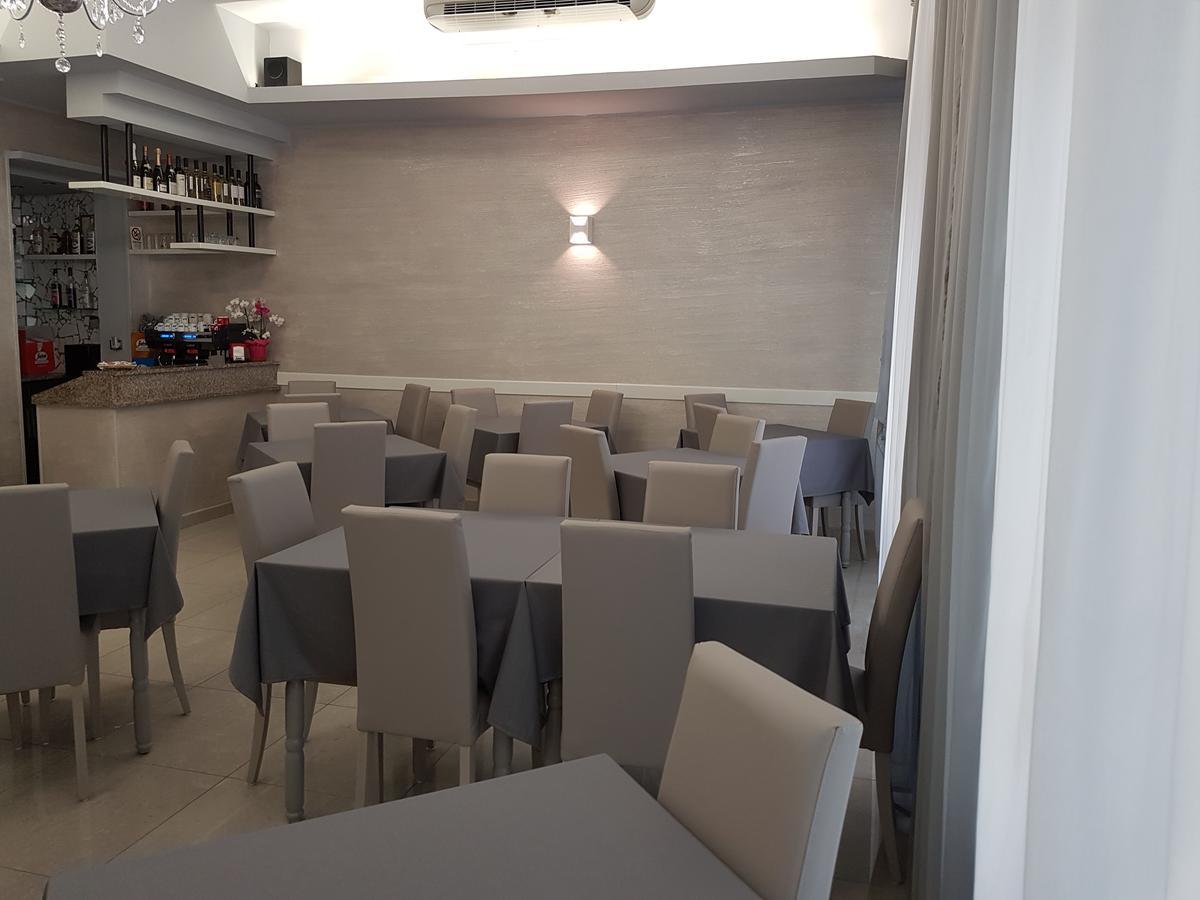 Albergo Paris Sottomarina Luaran gambar
