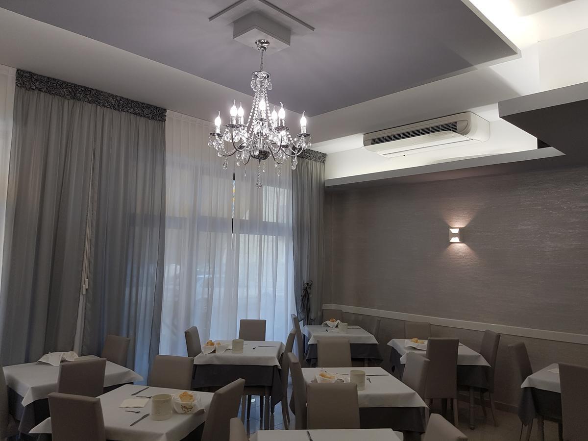 Albergo Paris Sottomarina Luaran gambar