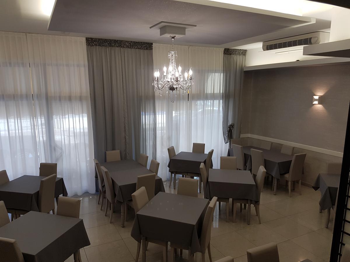 Albergo Paris Sottomarina Luaran gambar