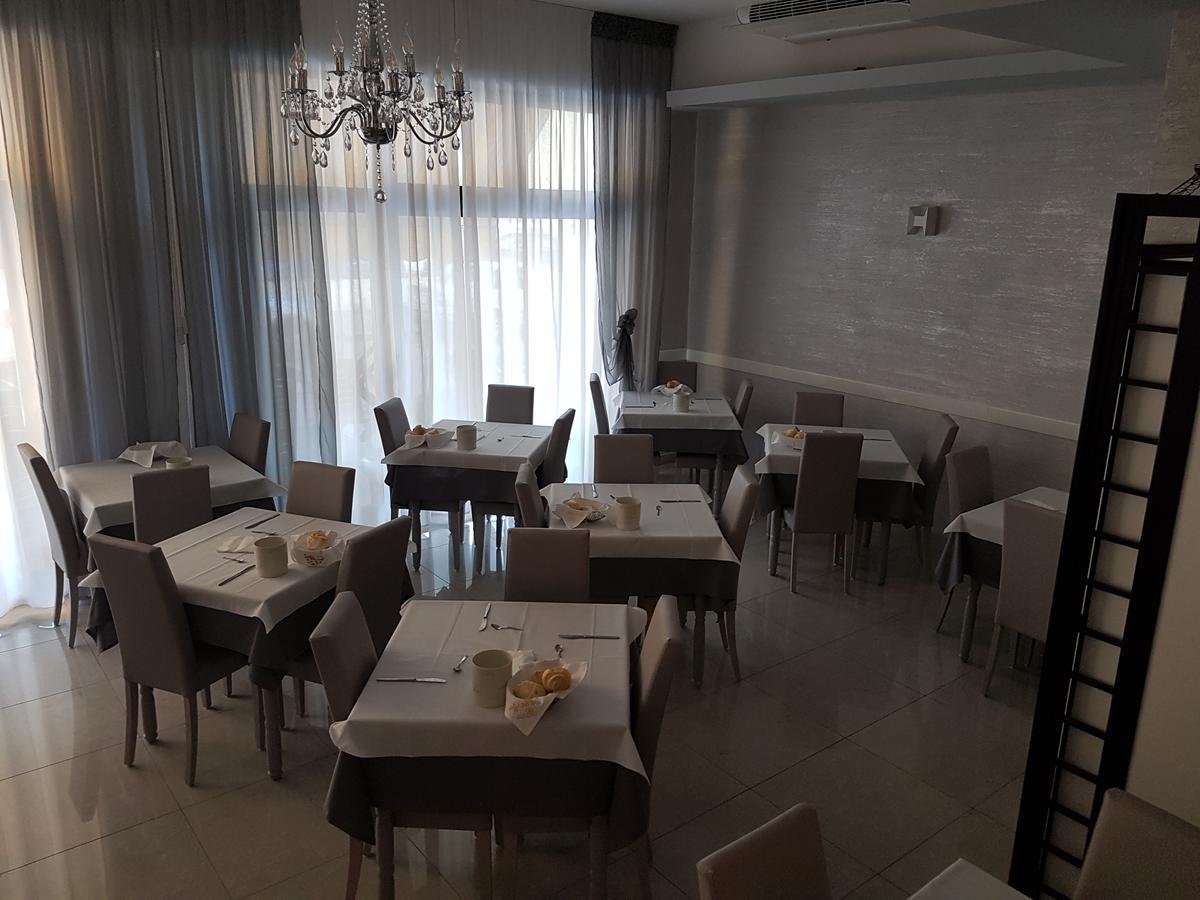 Albergo Paris Sottomarina Luaran gambar