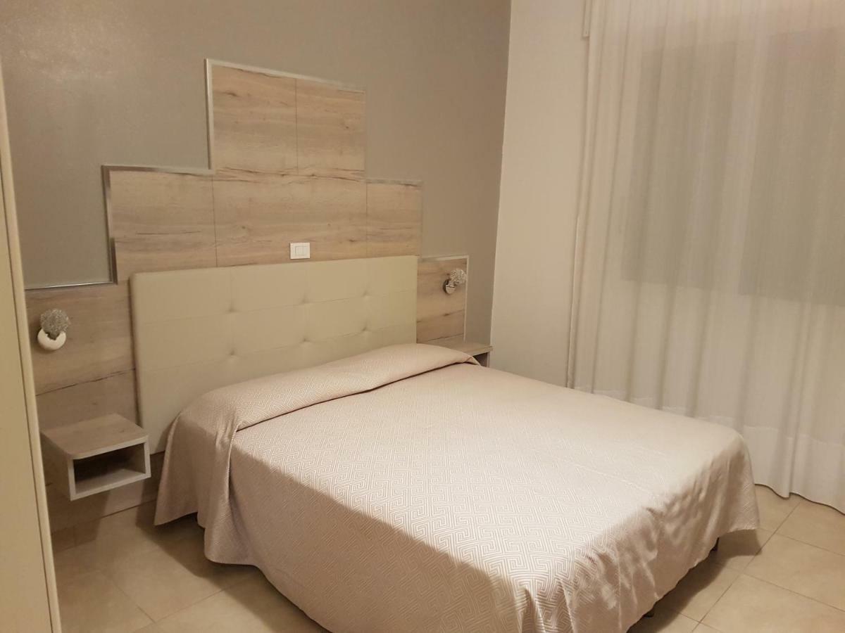 Albergo Paris Sottomarina Luaran gambar