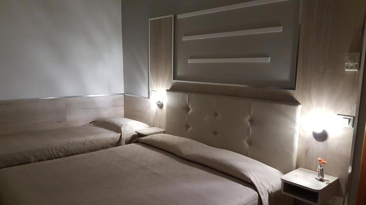 Albergo Paris Sottomarina Luaran gambar