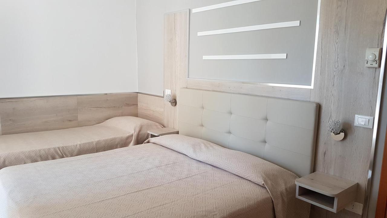 Albergo Paris Sottomarina Luaran gambar